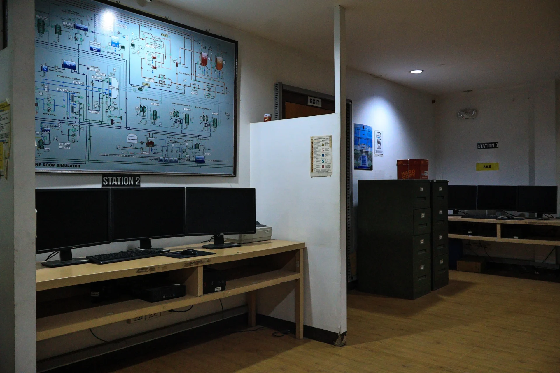 VMA engine simulator monitoring station